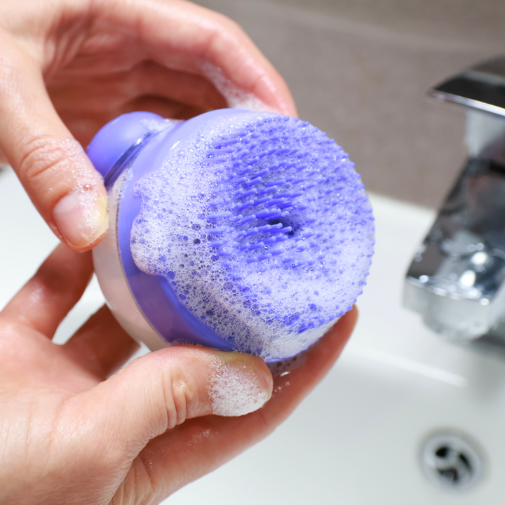 Foaming Globe Massage Brush